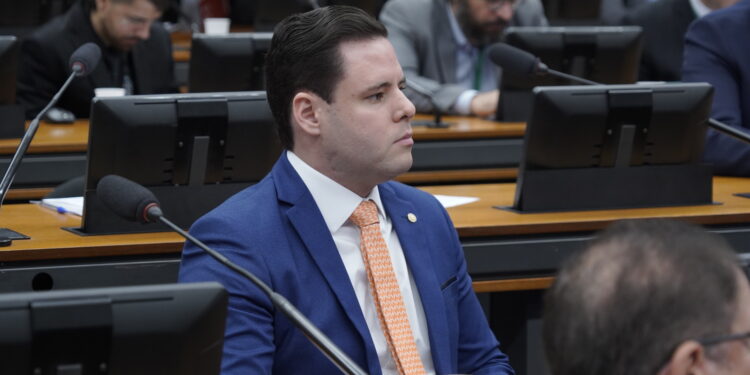 Rodrigo Valadares desmascara Delgatti durante a CPMI do 8 de Janeiro