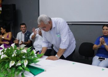 Prefeito Padre Inaldo assina decreto de criação de Comissão de Proteção Animal durante I Fórum de Defesa Animal de Nossa Senhora do Socorro