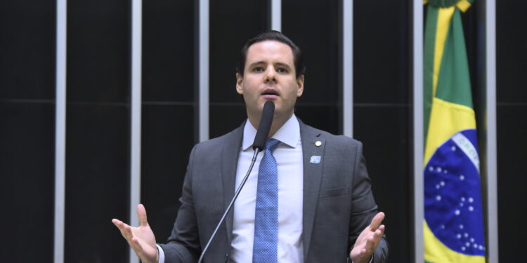 Rodrigo Valadares critica saída temporária de presos no Dia dos Pais