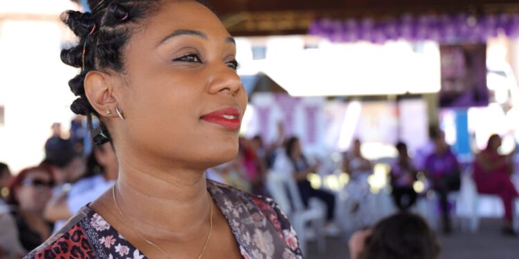 Barra dos Coqueiros recebe ‘Ônibus Lilás’ dedicado à conscientização contra violência doméstica