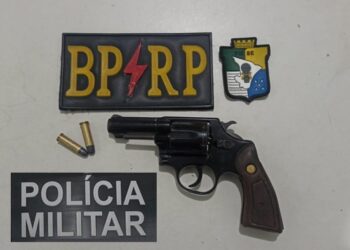 PM prende uma pessoa e apreende arma de fogo na Zona Sul da capital