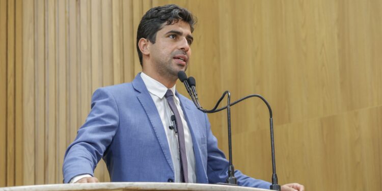 Vereador Pastor Diego defende que taxistas e transporte escolar usem corredores exclusivos