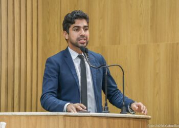 “Estão tentando mexer com a inocência e a mente de nossas crianças”, adverte Pastor Diego