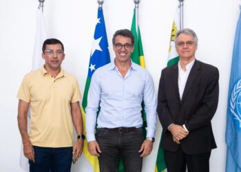 Deputado Chico do Correio participa de reunião com o secretário de Estado da Saúde