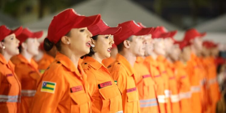 Governador participa da formatura de 94 novos soldados do Corpo de Bombeiros de Sergipe