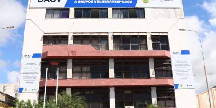 DAGV prende avô condenado por estuprar neta de sete anos em Aracaju