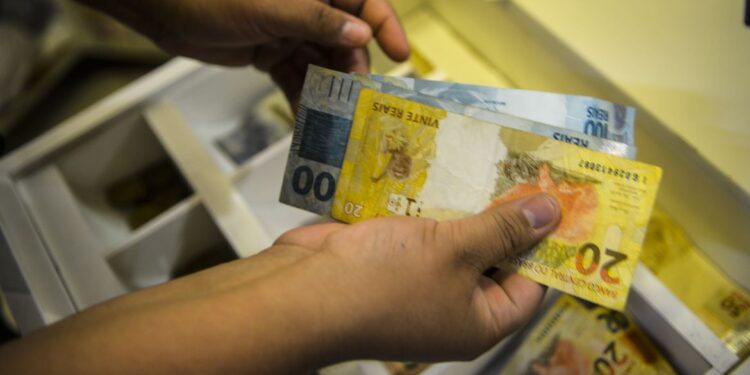 Brasileiros ainda não sacaram R$ 7,18 bi de valores a receber