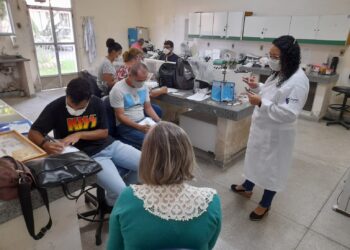 Lacen promove treinamento para auxiliar identificação de larvas de mosquitos transmissores de arboviroses