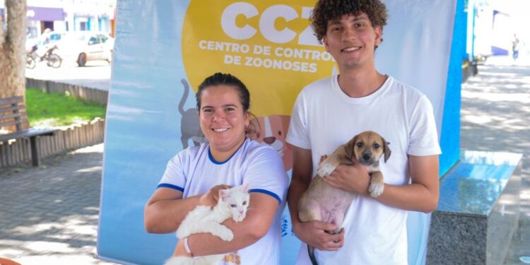 Prefeitura de Lagarto incentiva adoção de cães e gatos com Feirinha realizada pelo Centro de Zoonoses