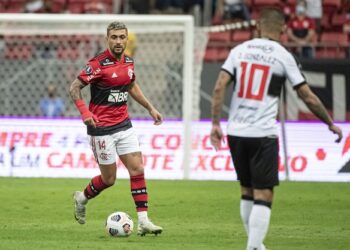 Flamengo recebe Olimpia no Maracanã pelas oitavas da Libertadores