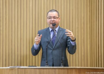 Eduardo Lima critica o CNS por recomendar a redução da idade do tratamento hormonal para mudança de sexo