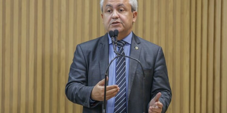 Elber Batalha sugere solução para corredores de ônibus