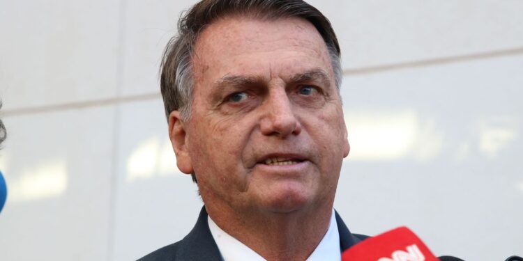 Defesa recorre de decisão do TSE que tornou Bolsonaro inelegível