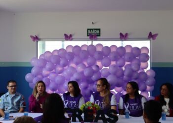 Agosto Lilás: Centro de Referência de Atendimento à Mulher realiza roda de conversa