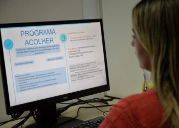 Encontro alinha primeiro dia de trabalho dos assistentes sociais e psicólogos nas escolas estaduais