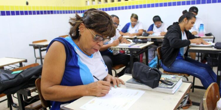 PMA iniciará período de reclassificação para quem deseja ingressar na EJA