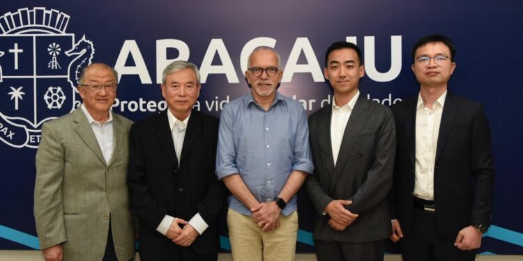 Prefeito Edvaldo recepciona empresários chineses interessados em investir em Aracaju