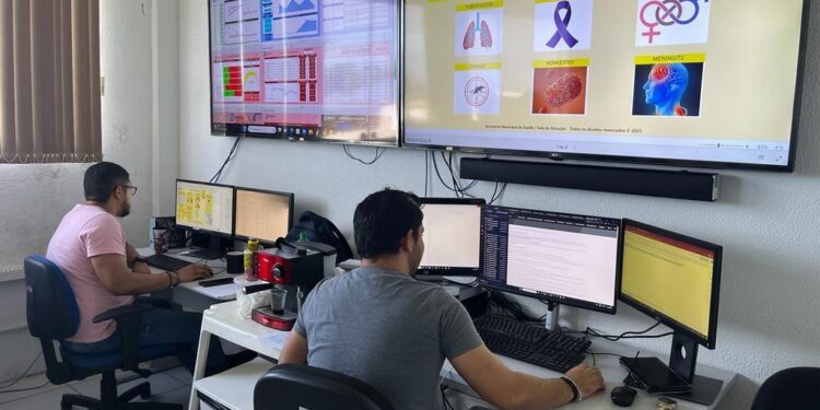 Sala de Situação orienta ações da Prefeitura na área da Saúde