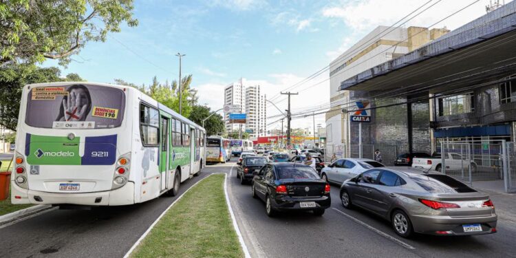 Motoristas do transporte coletivo ressaltam melhorias com os corredores de mobilidade