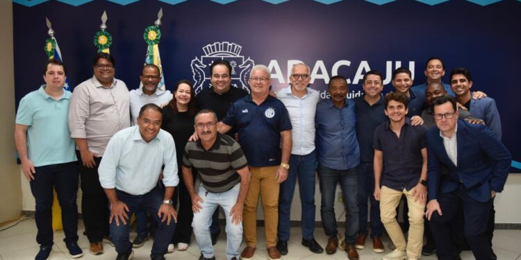 Prefeito Edvaldo reúne vereadores e anuncia início da liberação das emendas impositivas individuais