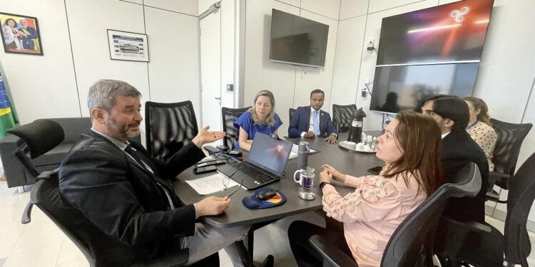 Saúde de Aracaju pleiteia melhorias junto a Ministério em Brasília