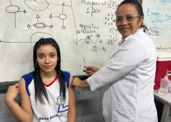 Prefeitura já vacinou quase nove mil alunos nas escolas de Aracaju este ano