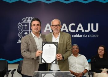 Prefeito Edvaldo viaja aos EUA para missão oficial; presidente da Câmara assume gestão interinamente