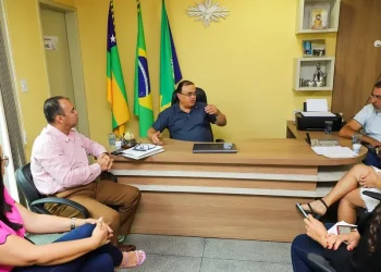 Simão Dias assina Pacto com MPE para acabar Lixão à céu aberto
