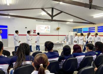 Programa Saúde nas Escolas de São Cristóvão leva informações de prevenção à saúde para estudantes do Colégio Estadual Armindo Guaraná