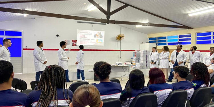 Programa Saúde nas Escolas de São Cristóvão leva informações de prevenção à saúde para estudantes do Colégio Estadual Armindo Guaraná