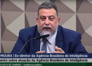 Ex-diretor da Abin diz ter advertido Gonçalves Dias sobre risco de ataques a prédios dos Três Poderes uma hora antes de invasão, em janeiro
