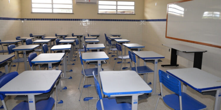 Entrega do Centro de Referência de Educação de Jovens e Adultos Jorge Amado é mais um avanço no combate ao analfabetismo