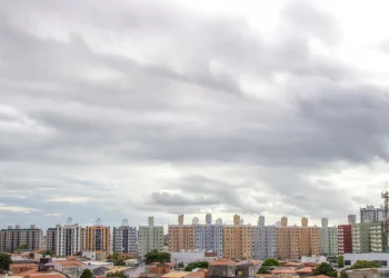 Boletim da Semac indica tempo com céu nublado e possibilidade de chuva fraca e leve no fim de semana