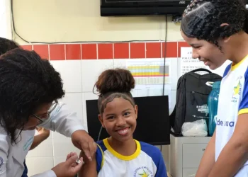 Começa vacinação em escolas da rede pública estadual de ensino