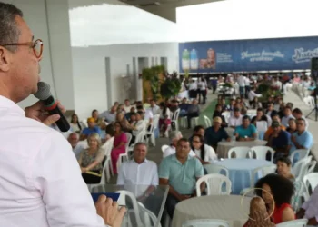 Governo de Sergipe e Natville entregam resfriadores a produtores de leite em Glória