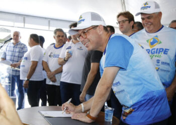 Governador autoriza obras de abastecimento de água durante 9ª edição do ‘Sergipe é aqui’ em Itaporanga d’Ajuda