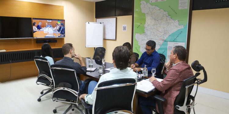 Em reunião com ministro Rui Costa, governador inclui adutora do Leite em obras do PAC