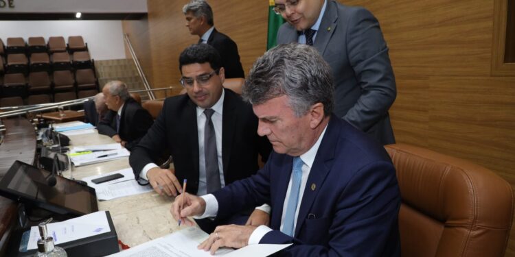 Garibalde Mendonça assume a presidência da Alese