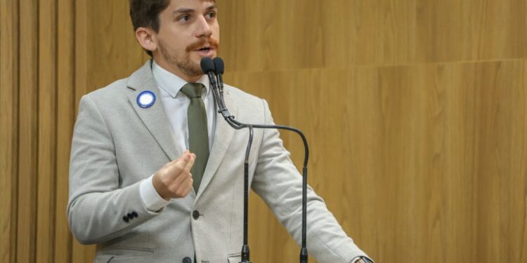 Moradia digna: Breno Garibalde pede assistência técnica para famílias vulneráveis