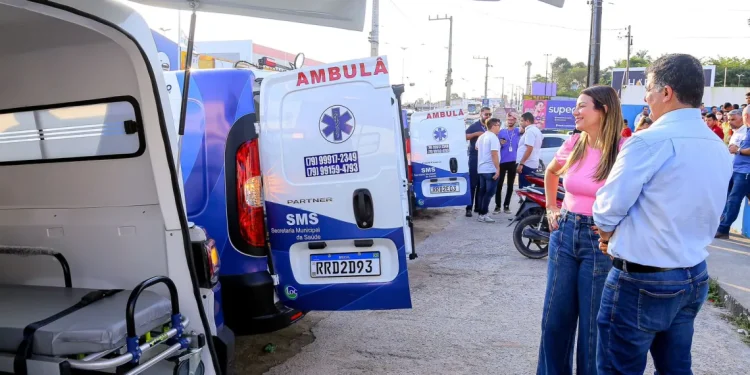 Prefeitura de Lagarto entrega 9 veículos para a Central das Ambulâncias