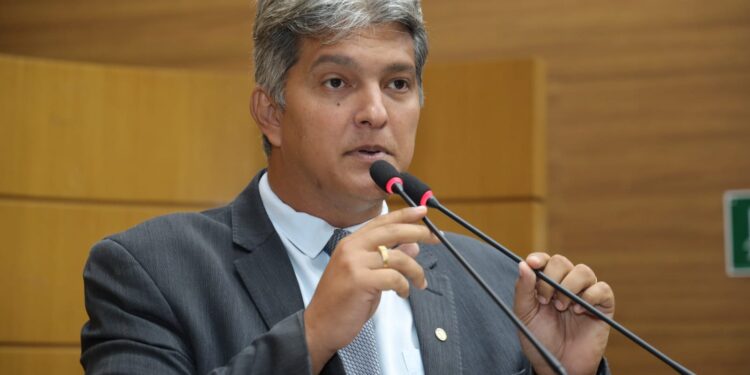 Deputado Samuel Carvalho agradece liberação de emendas para Sergipe