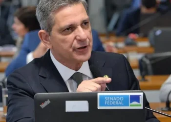 Senador Rogério Carvalho comenta adiamento do depoimento de Braga Netto e revela expectativas em relação a Crivelatti