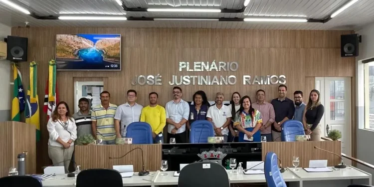 Representantes da Prefeitura de Lagarto debatem dados do Censo 2022 em reunião com IBGE