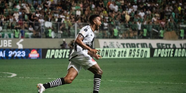 Brasileiro: Vasco derrota América-MG para sair da zona do rebaixamento