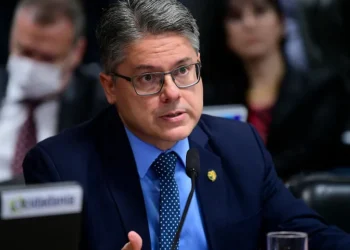 Governo federal garante prioridade para crianças em ambientes digitais