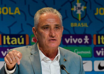 FECHOU, Tite está DE VOLTA para trabalhar no Brasil: Treinador surpreende todos no Corinthians e está prestes para ser anunciado em rival