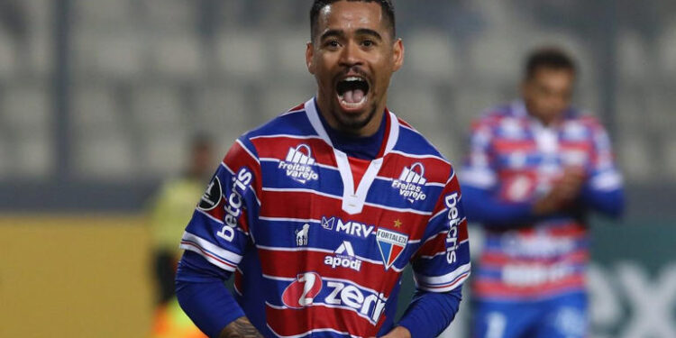 Mercado da bola: Yago Pikachu deve deixar o Fortaleza e atuar com as cores de outro clube