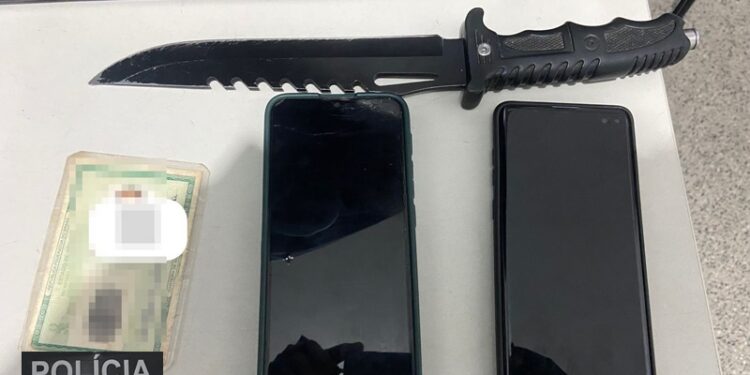 Polícia Militar prende homem e recupera pertence das vítimas minutos após assalto na Zona Sul de Aracaju