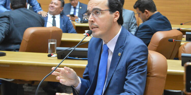 Projeto quer proibir uso de fogos de artifícios com ruídos na próxima campanha eleitoral