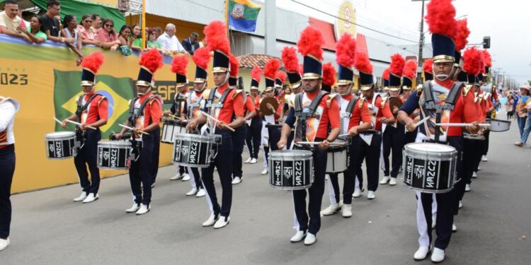 Prefeitura de Nossa Senhora do Socorro realiza emocionante Desfile Cívico após 3 anos de suspensão